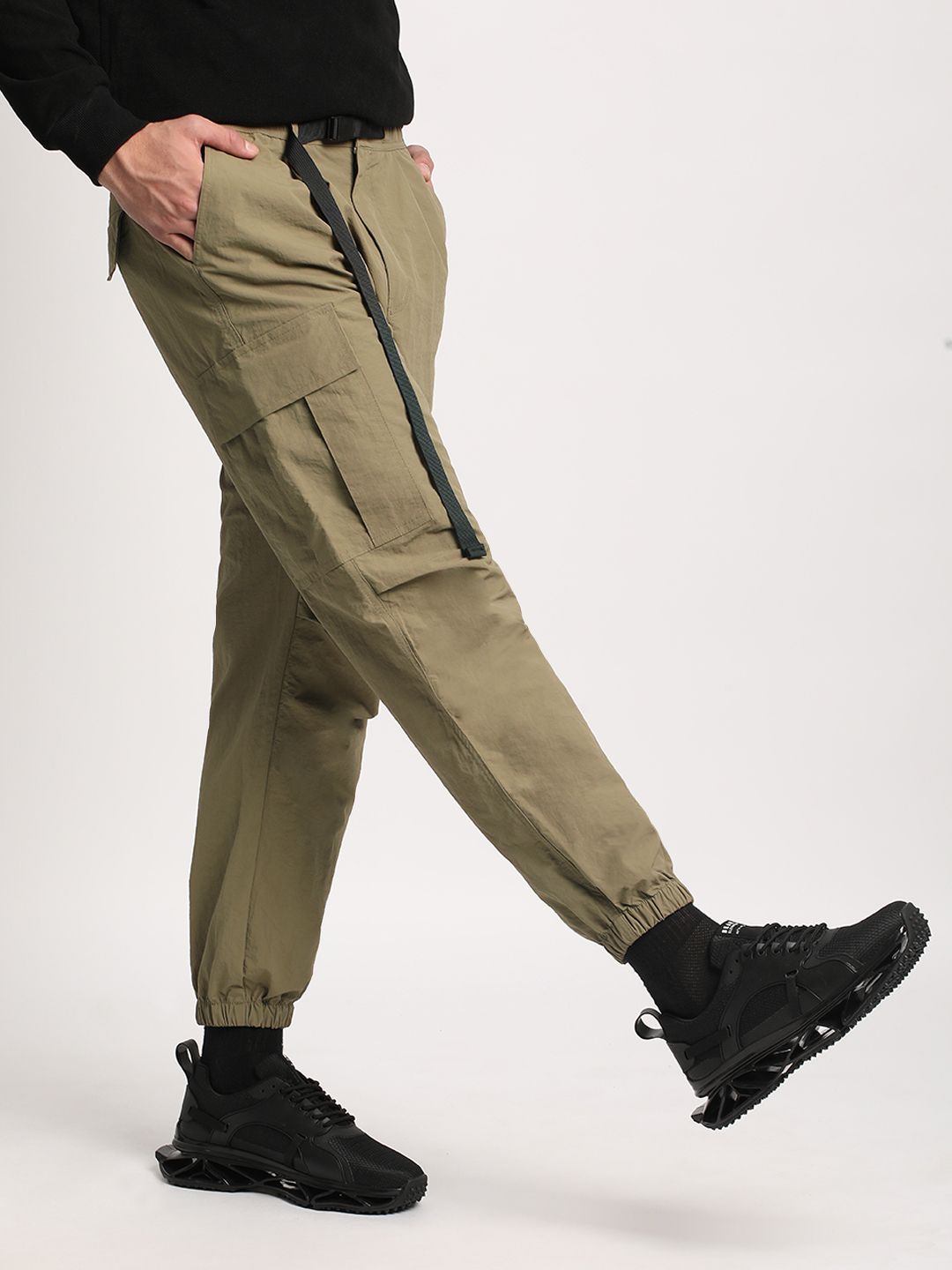 THE BEAR HOUSE Men Mid-Rise Easy Wash Regular Fit Cargos Trousers