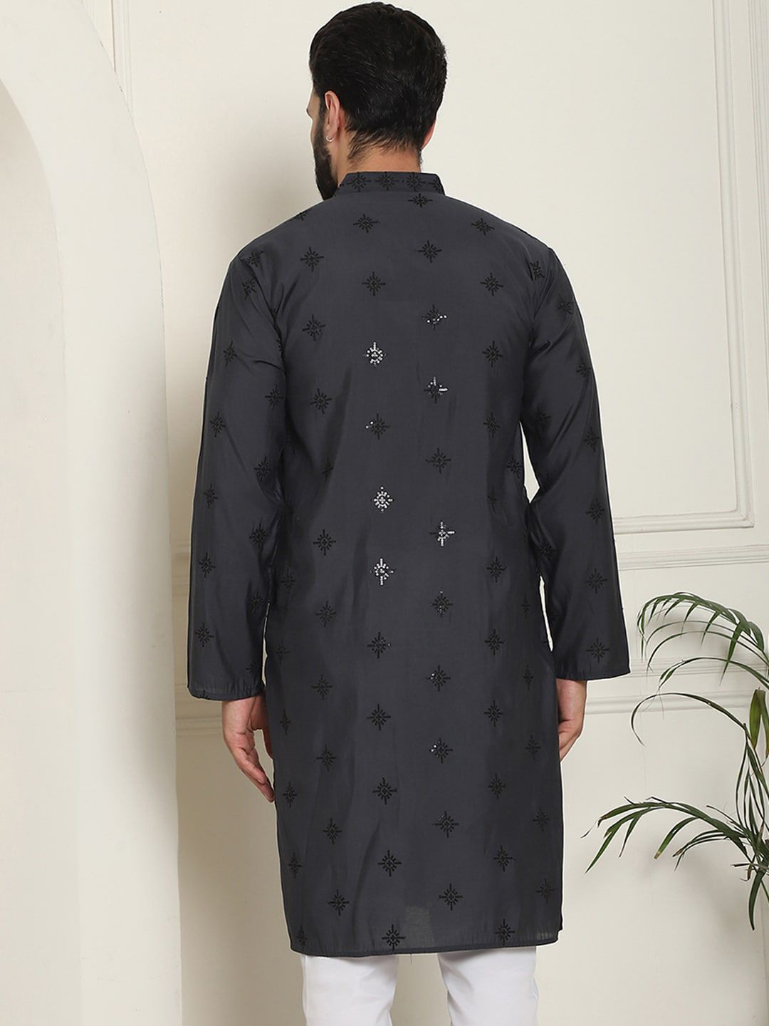 SOJANYA Kurta Lurus Sutera Berhias Bunga Labuci Mandarin
