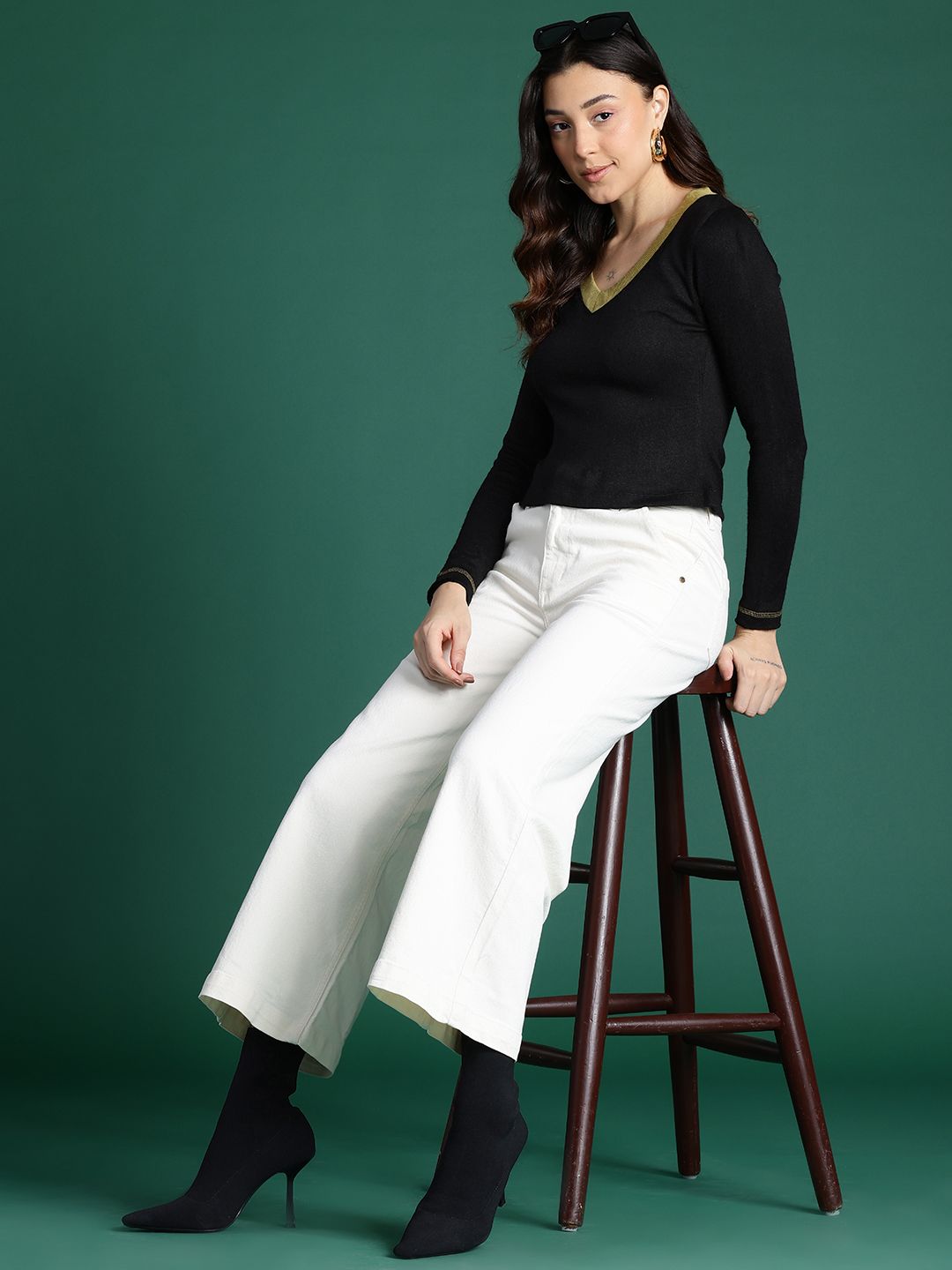DressBerry Contrast Neck Acrylic Pullover