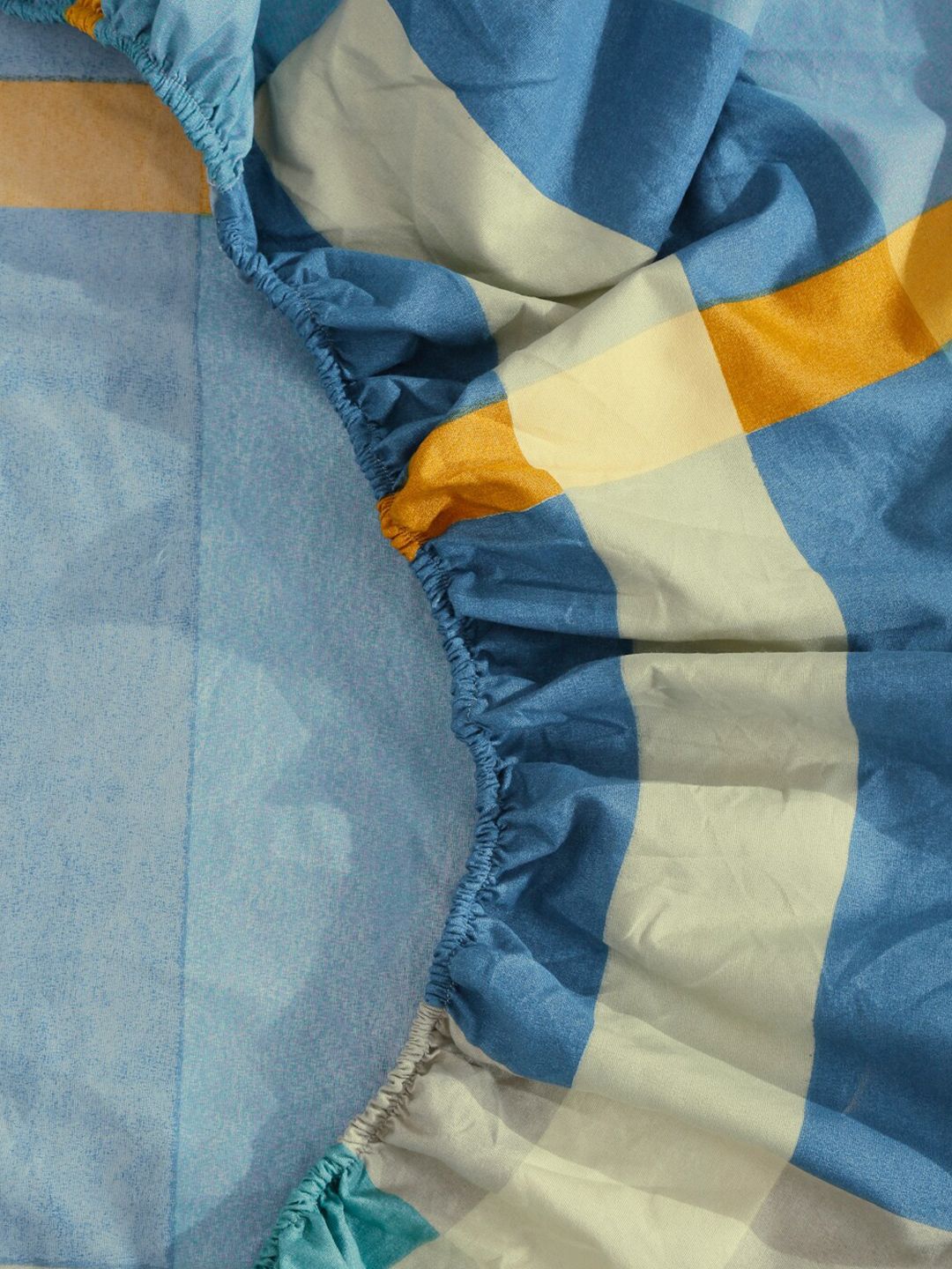 KLOTTHE Blue Geometric 300 TC Fitted Double King Bedsheet Set with 2 pillow coverrs