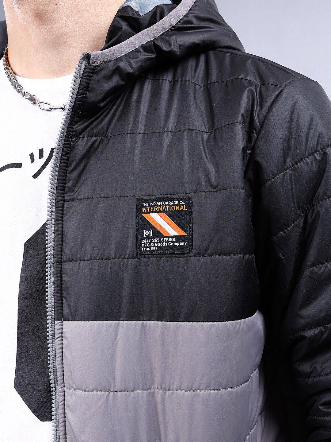 The Indian Garage Co Men Colourblock Regular Fit Hooded Puffer Jacket