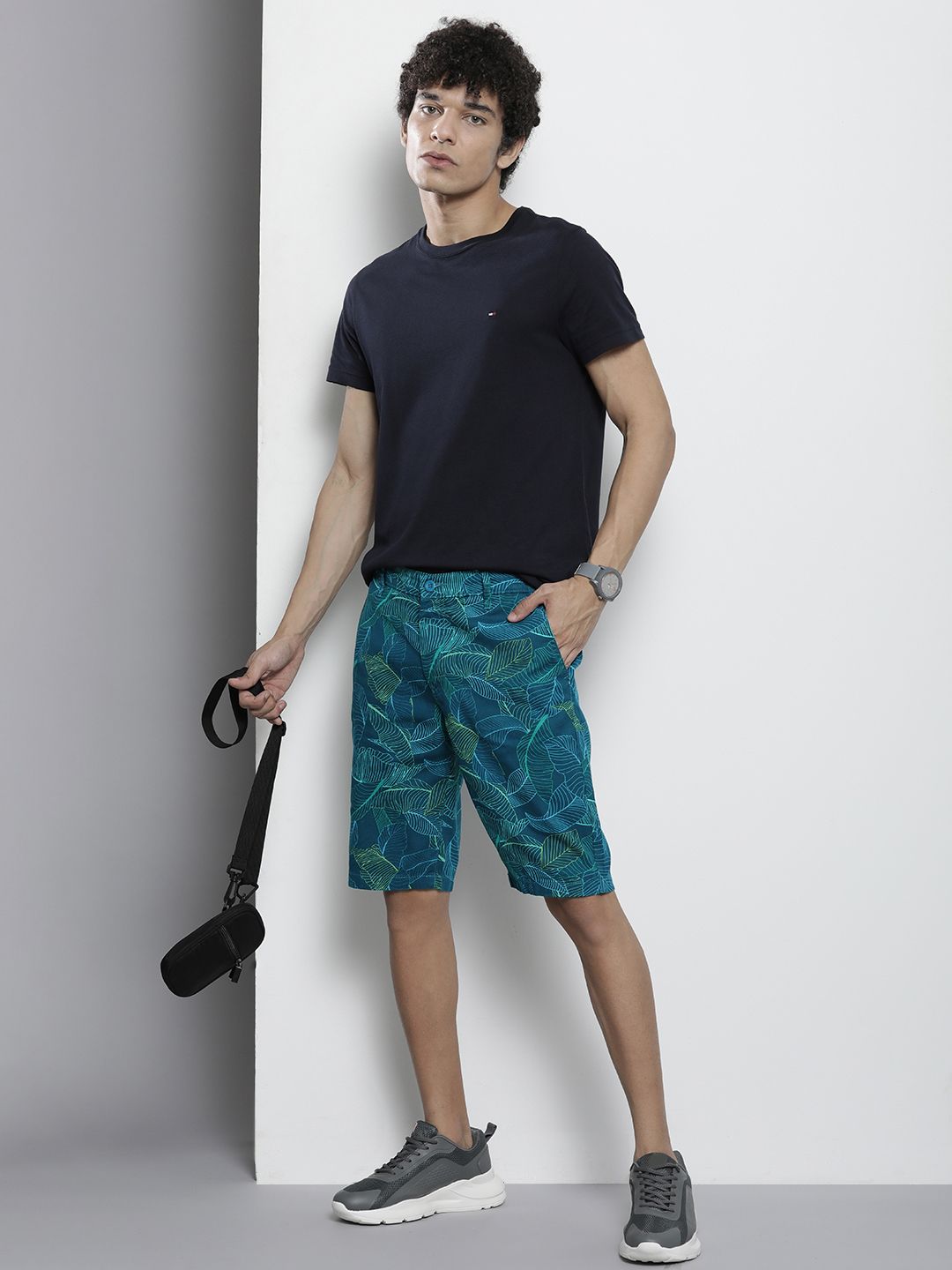 The Indian Garage Co Men Teal Blue & Green Printed Slim Fit Shorts