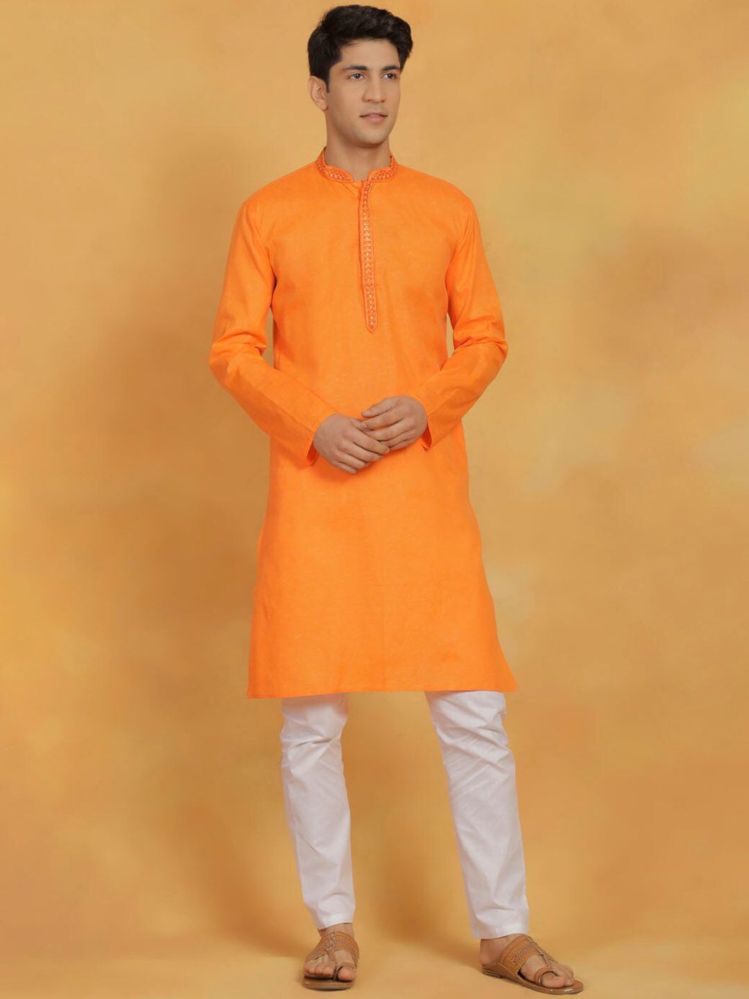 VASTRAMAY Mandarin Collar Thread Work Cotton Straight Kurta