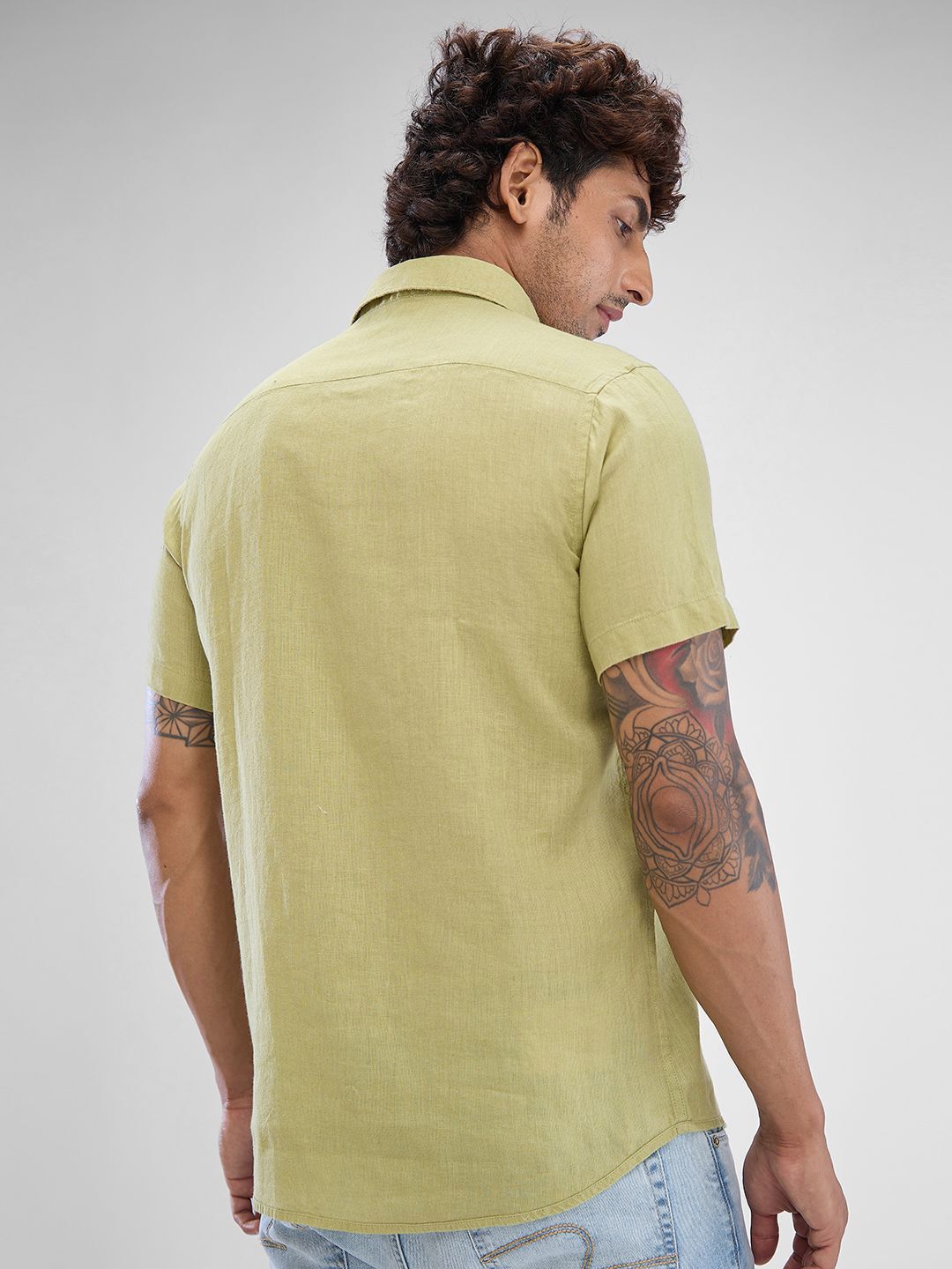 SPYKAR Men Solid Spread Collar Slim Fit Casual Shirt
