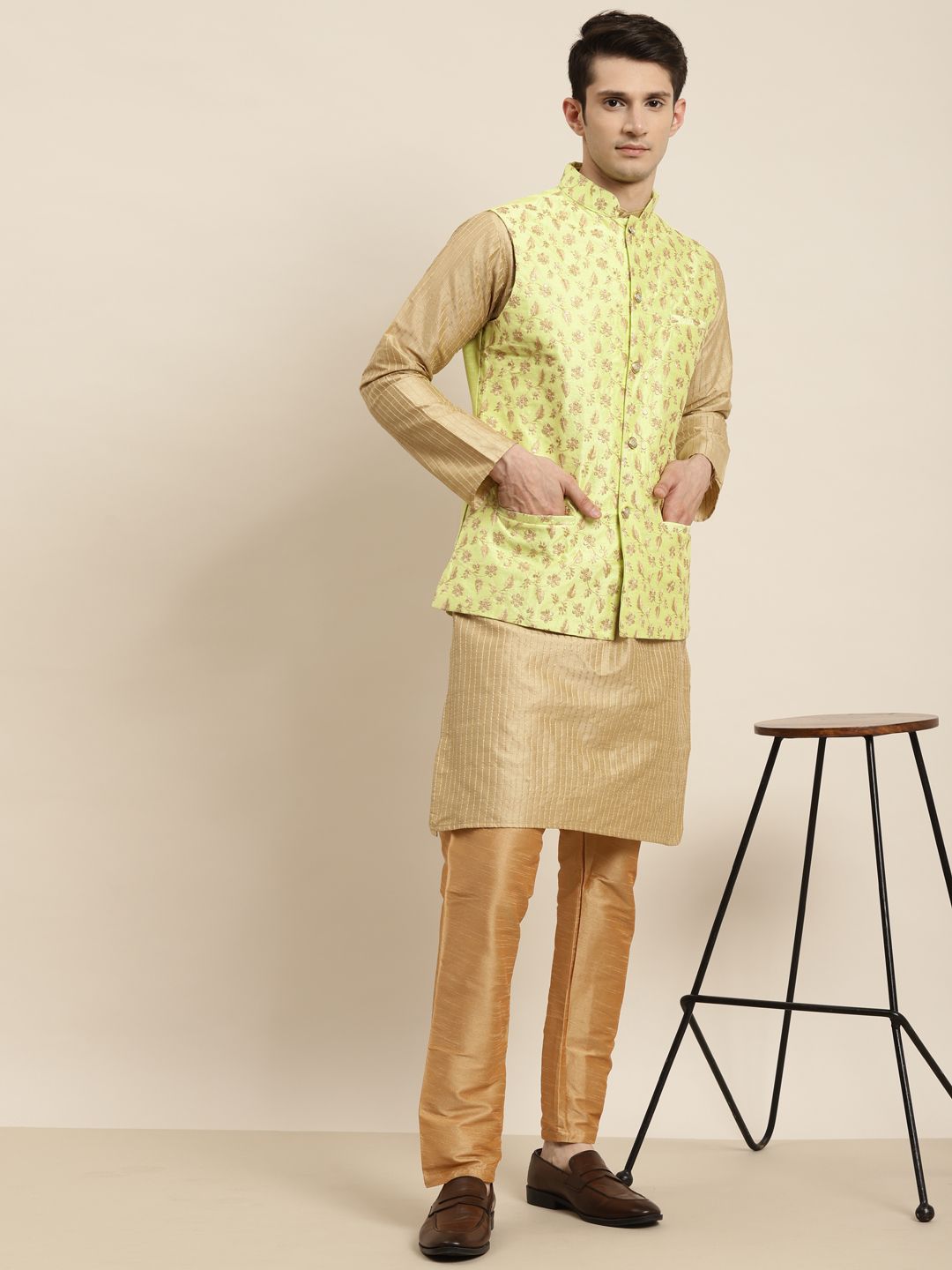 SOJANYA Kurta Lelaki Emas & Hijau Limau dengan Jaket Churidar & Nehru
