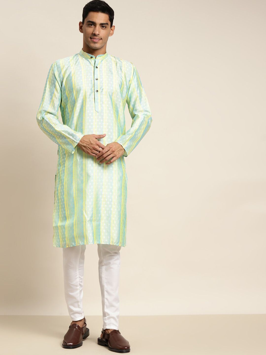 SOJANYA Men Green Floral Thread Work Kurta