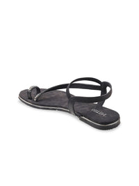 Metro Women Black Embellished One Toe Flats