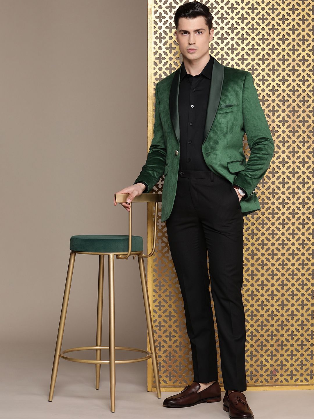 House of Pataudi Tailored Fit Striped Velvet Finish Single-Breasted Party Blazer