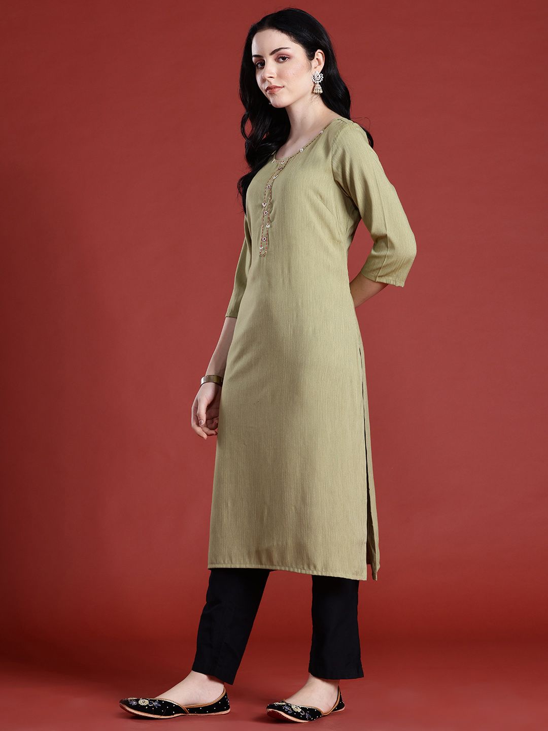 Anouk Thread Work Straight Kurta