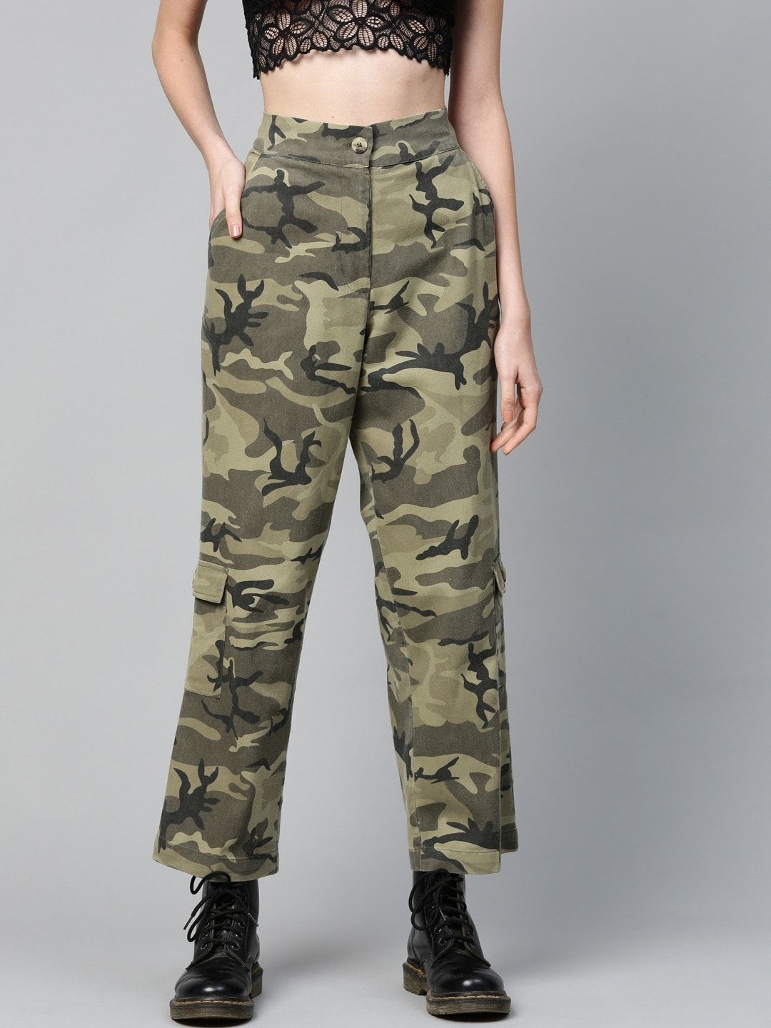 SASSAFRAS Women Green Regular Fit Camouflage Printed Cargos