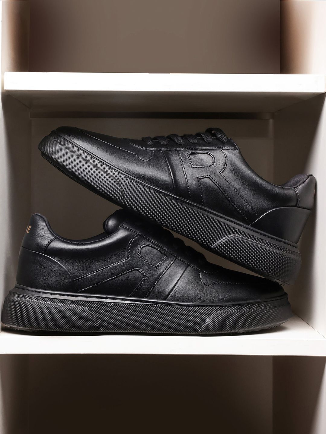 RARE RABBIT Men Cygnus Textured Leather Sneakers