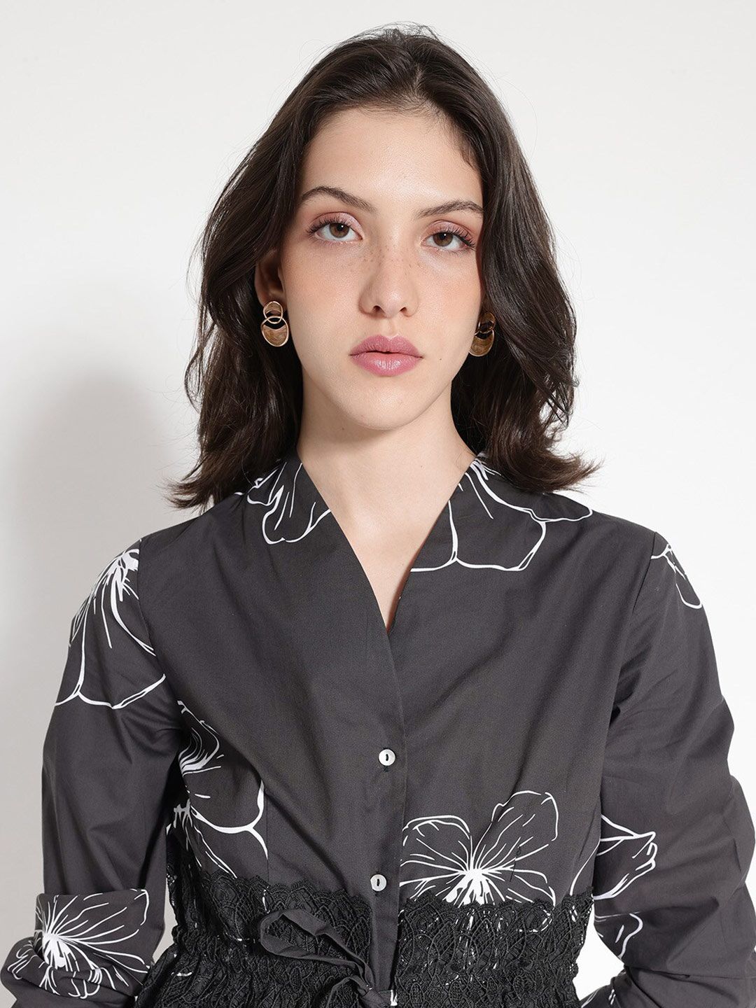 RAREISM Floral Printed Three-Quarter Sleeves V-Neck Cotton Top