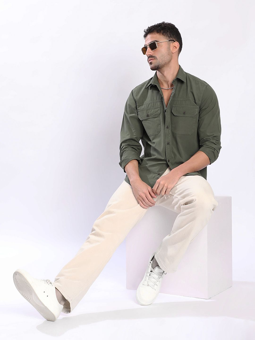 Bene Kleed Men Solid Spread Collar Cotton Casual Shirt