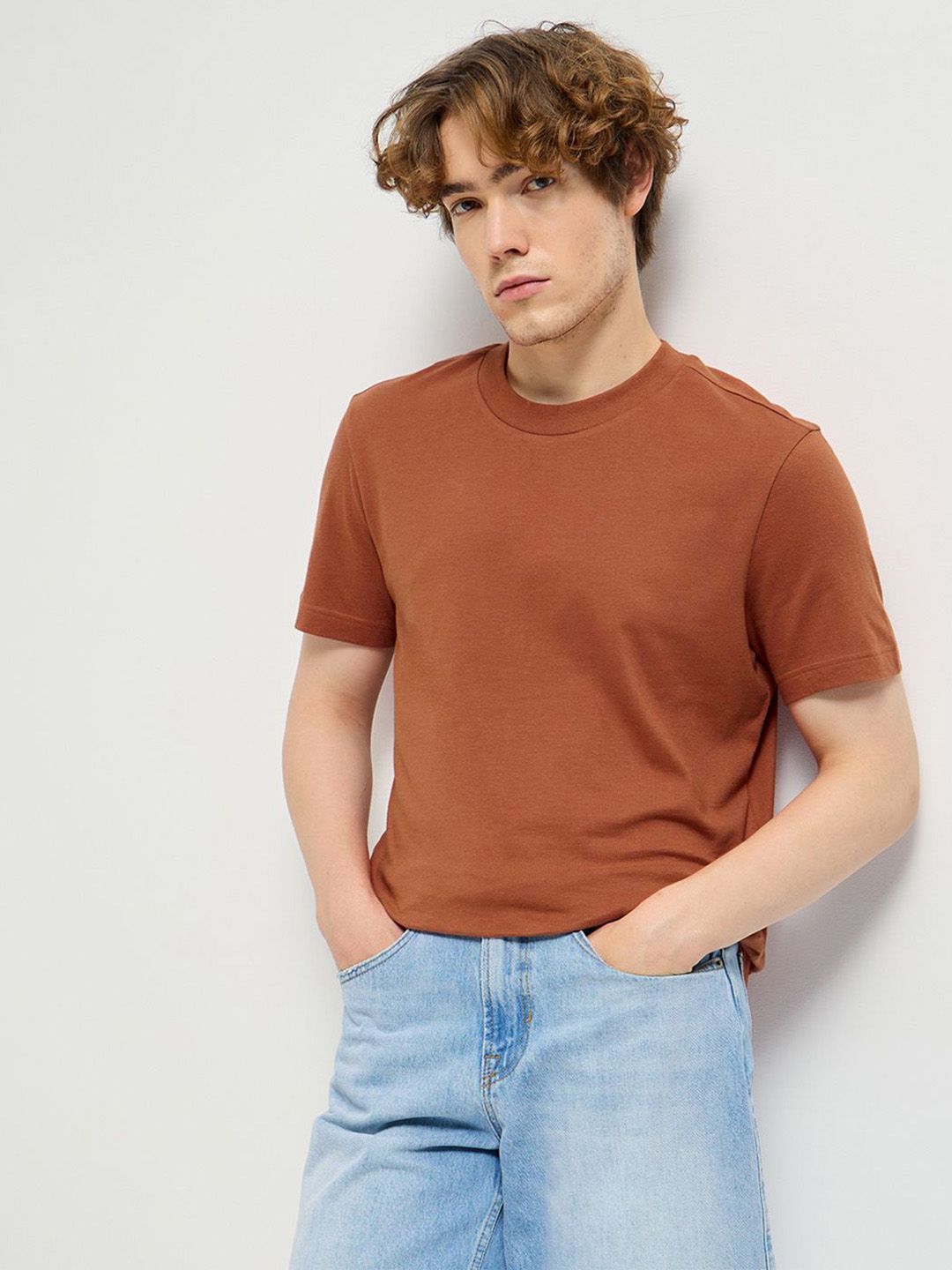 THE BEAR HOUSE Men Solid Round Neck Cotton T-shirt