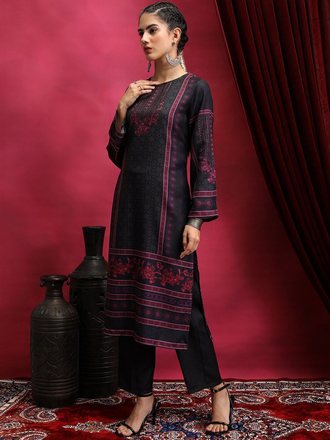 Vishudh Black Floral Printed Regular Kurta With Trousers