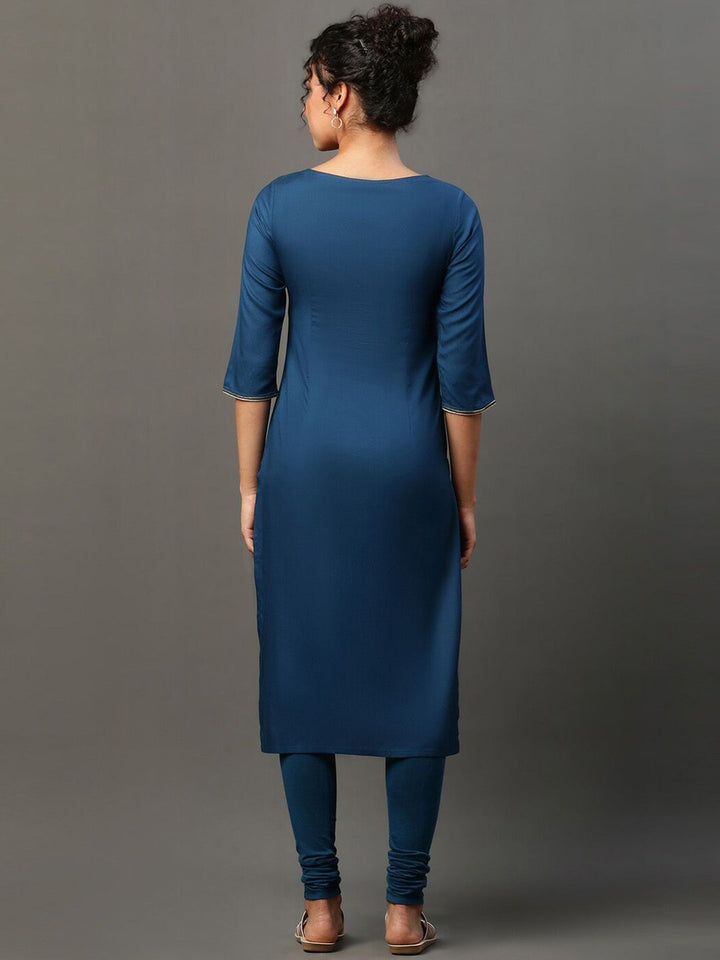AURELIA Floral Yoke Design Thread Work Straight Kurta