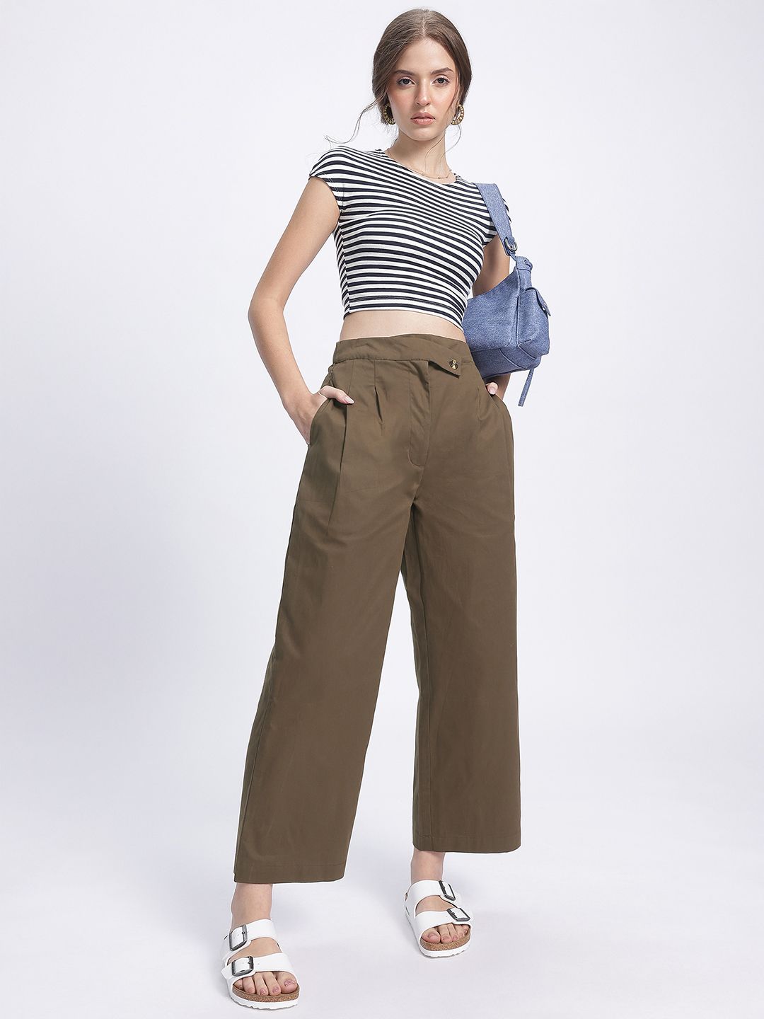 DressBerry Women Effortless Edge Pleated Cropped Trousers