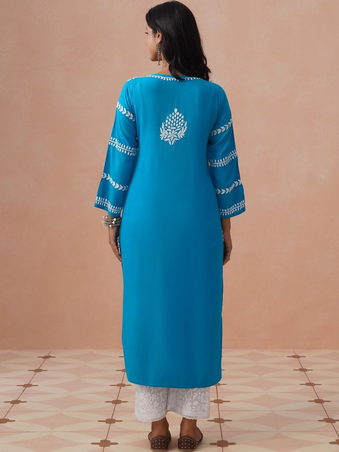 House of Chikankari Women Embroidered Chikankari Kurta