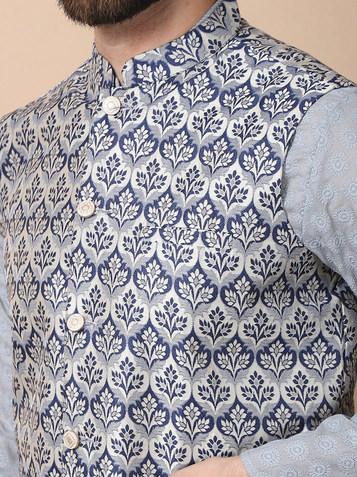 Anouk Grey Floral Sulam Benang Berfungsi Kurta Kapas Tulen dengan Jaket Churidar & Nehru