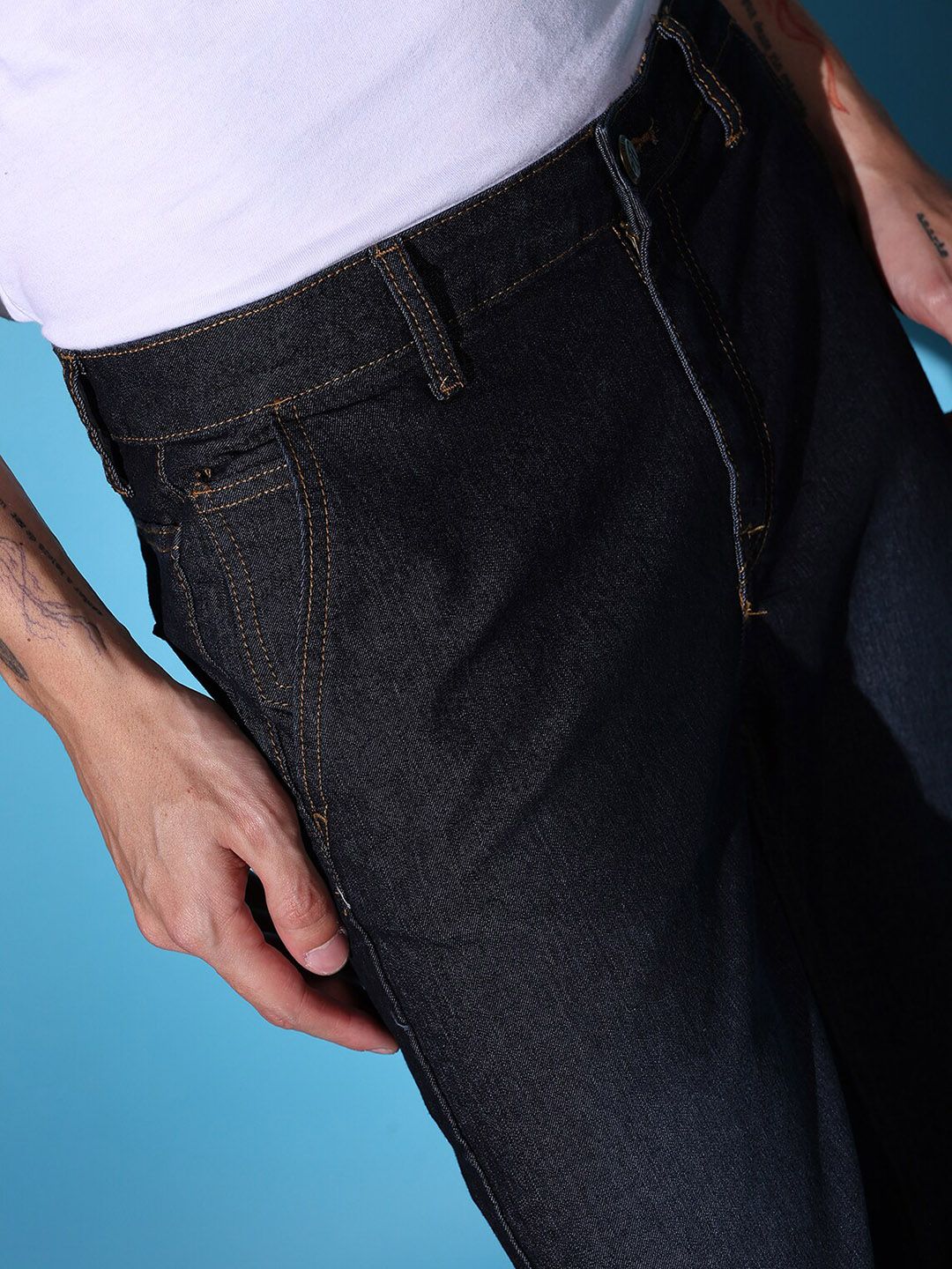 The Indian Garage Co Men Slim Fit Mid-Rise Clean Look Light Fade Stretchable Jeans
