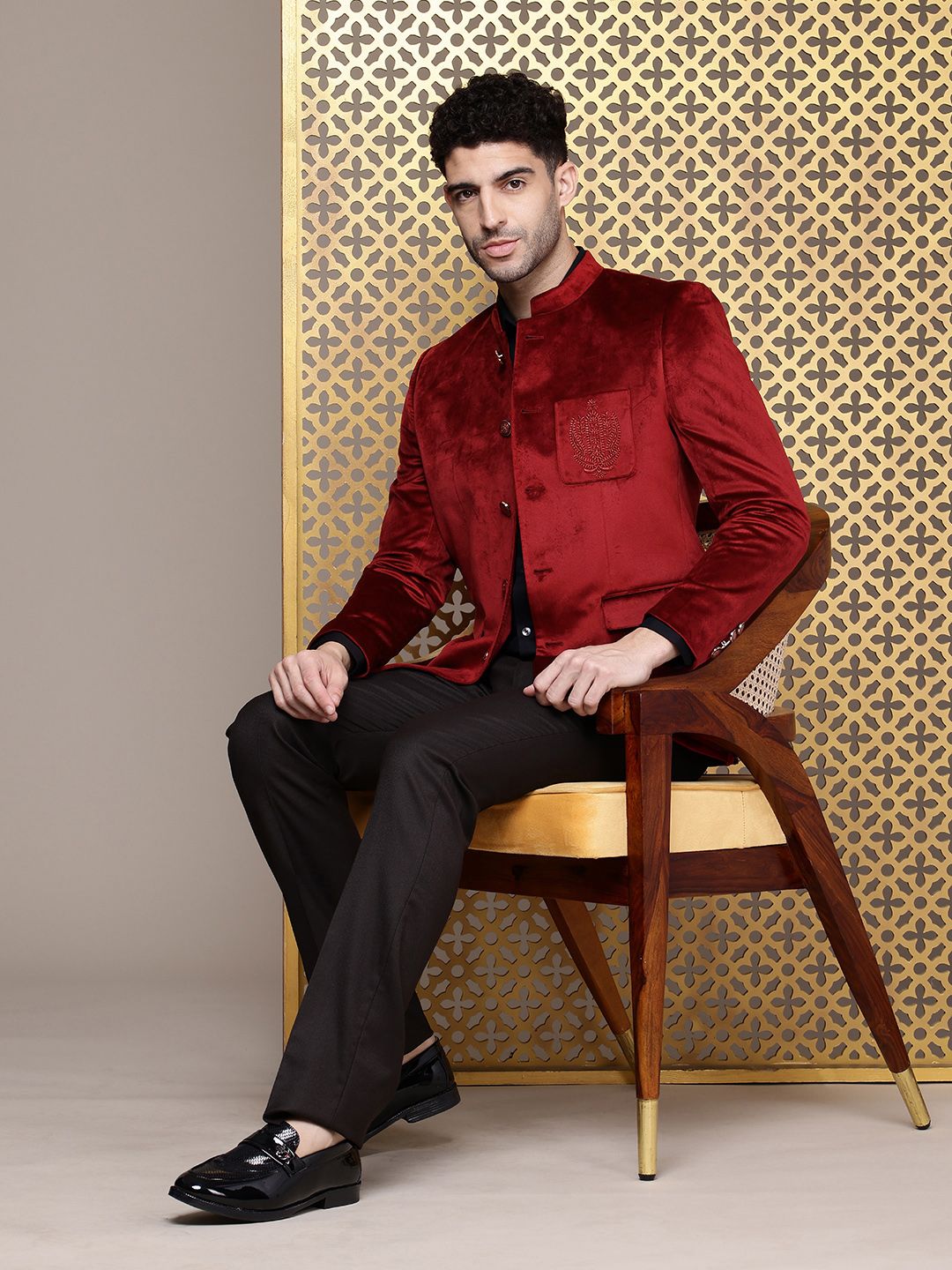 House of Pataudi Mandarin Collar Embroidered Detail Velvet Party Jashn Bandhgala Blazers