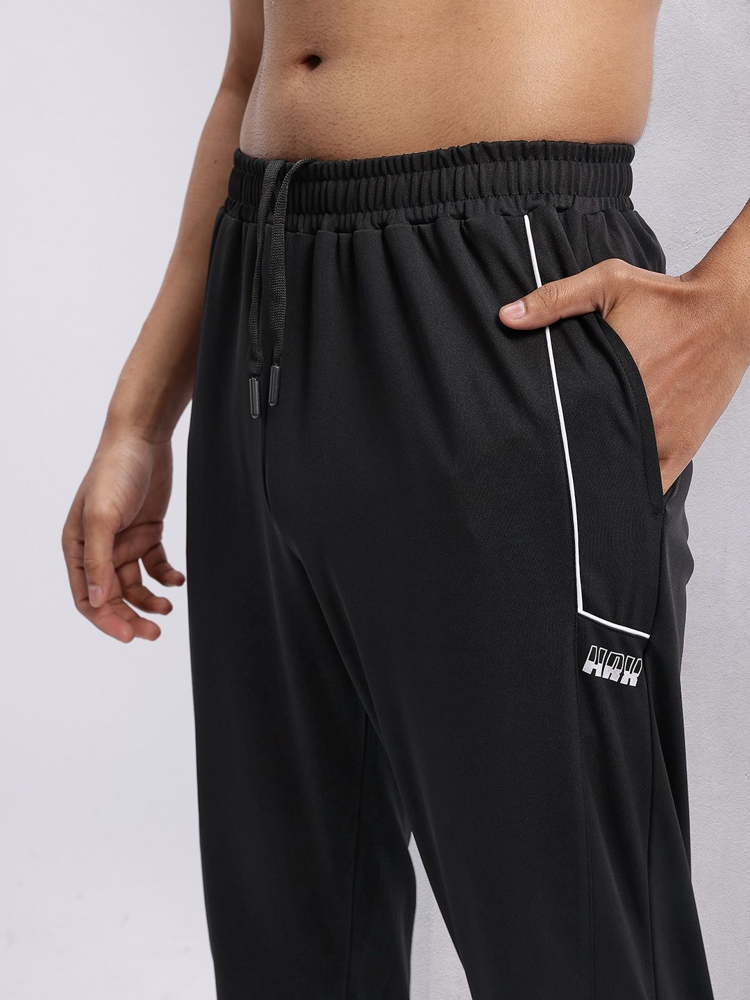 HRX by Hrithik Roshan Men Rapid-Dry Mid-Rise Regular Fit Training Joggers