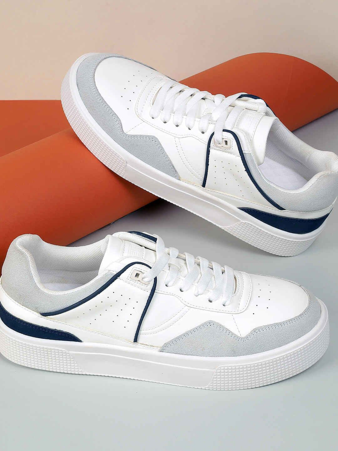 Metro Men Lace-Ups Sneakers