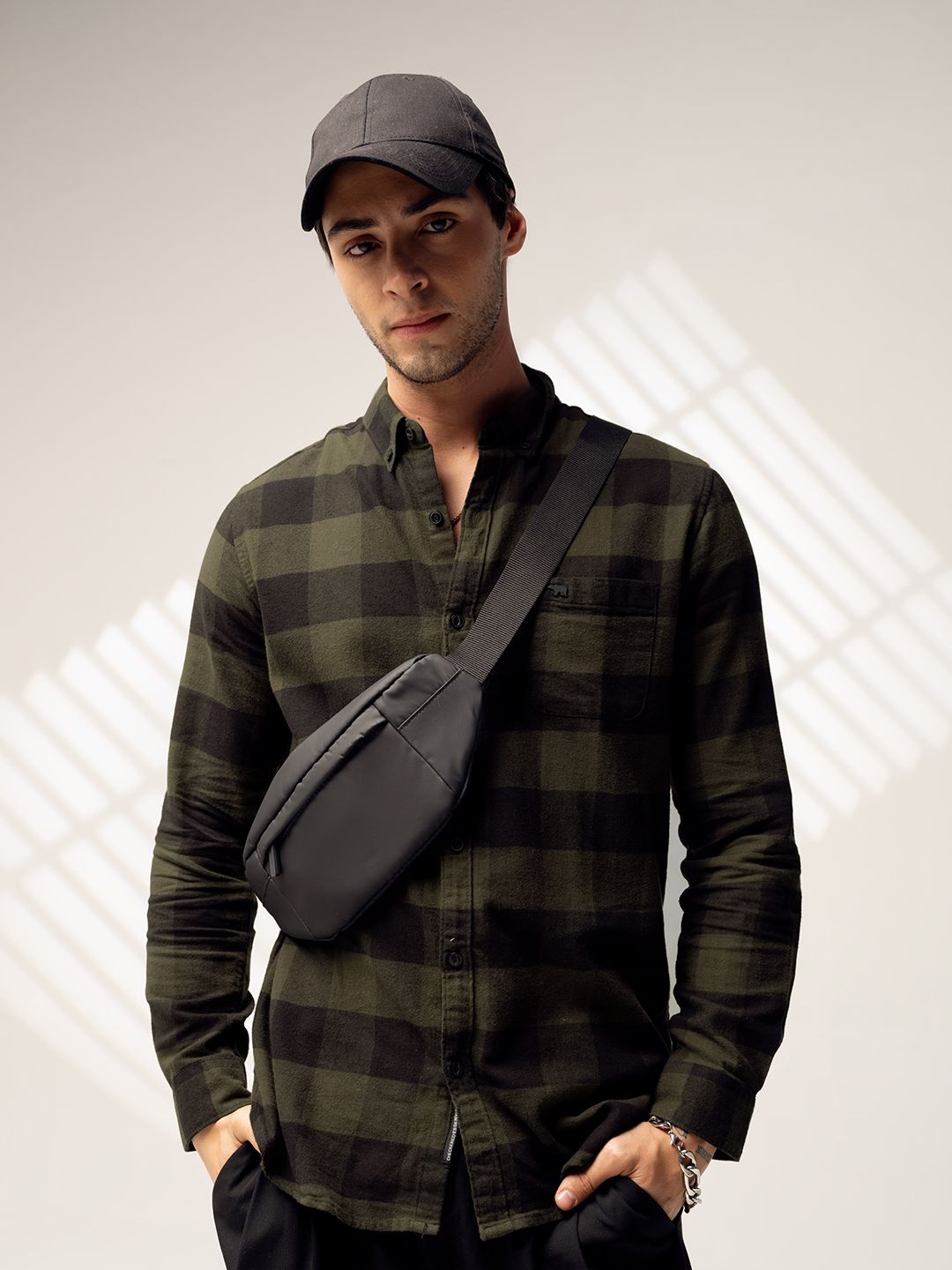 THE BEAR HOUSE Men Olive Green Slim Fit Pure Cotton Checked Casual Shirt