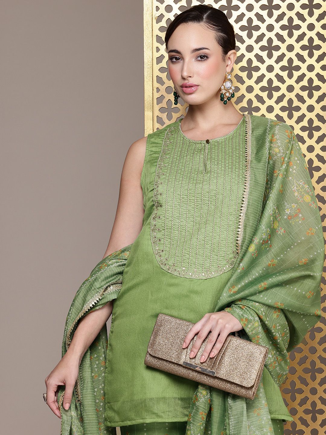 House of Pataudi Jashn Floral Printed Yoke Design Regular Kurti with Trousers & Dupatta