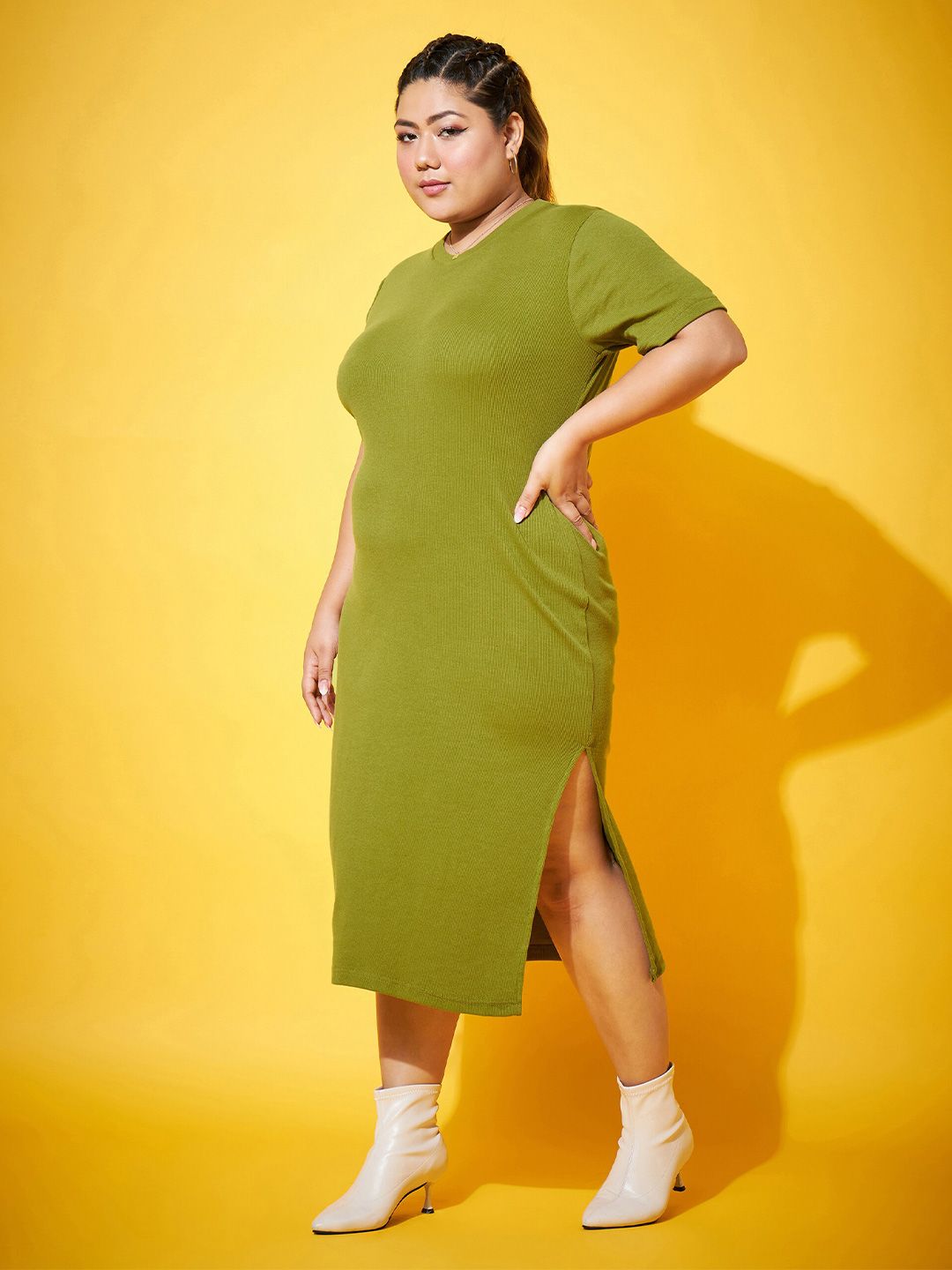 SASSAFRAS Curve Plus Size Round Neck Cotton Sheath Midi Dress