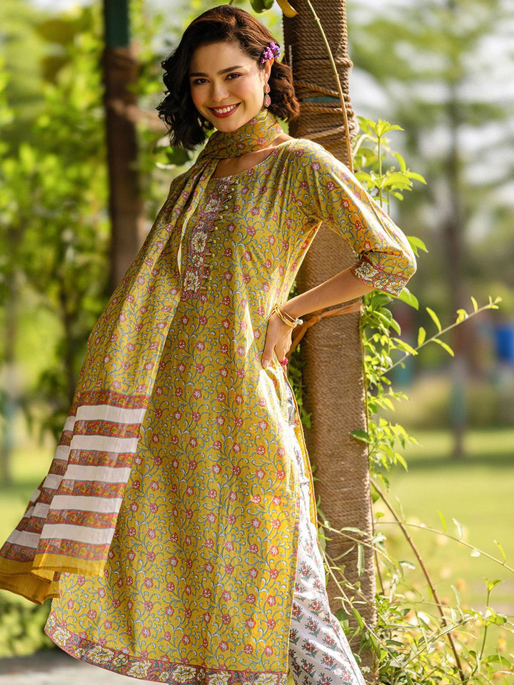 Libas Floral Printed Regular Pure Cotton Straight Kurta with Trousers & Dupatta