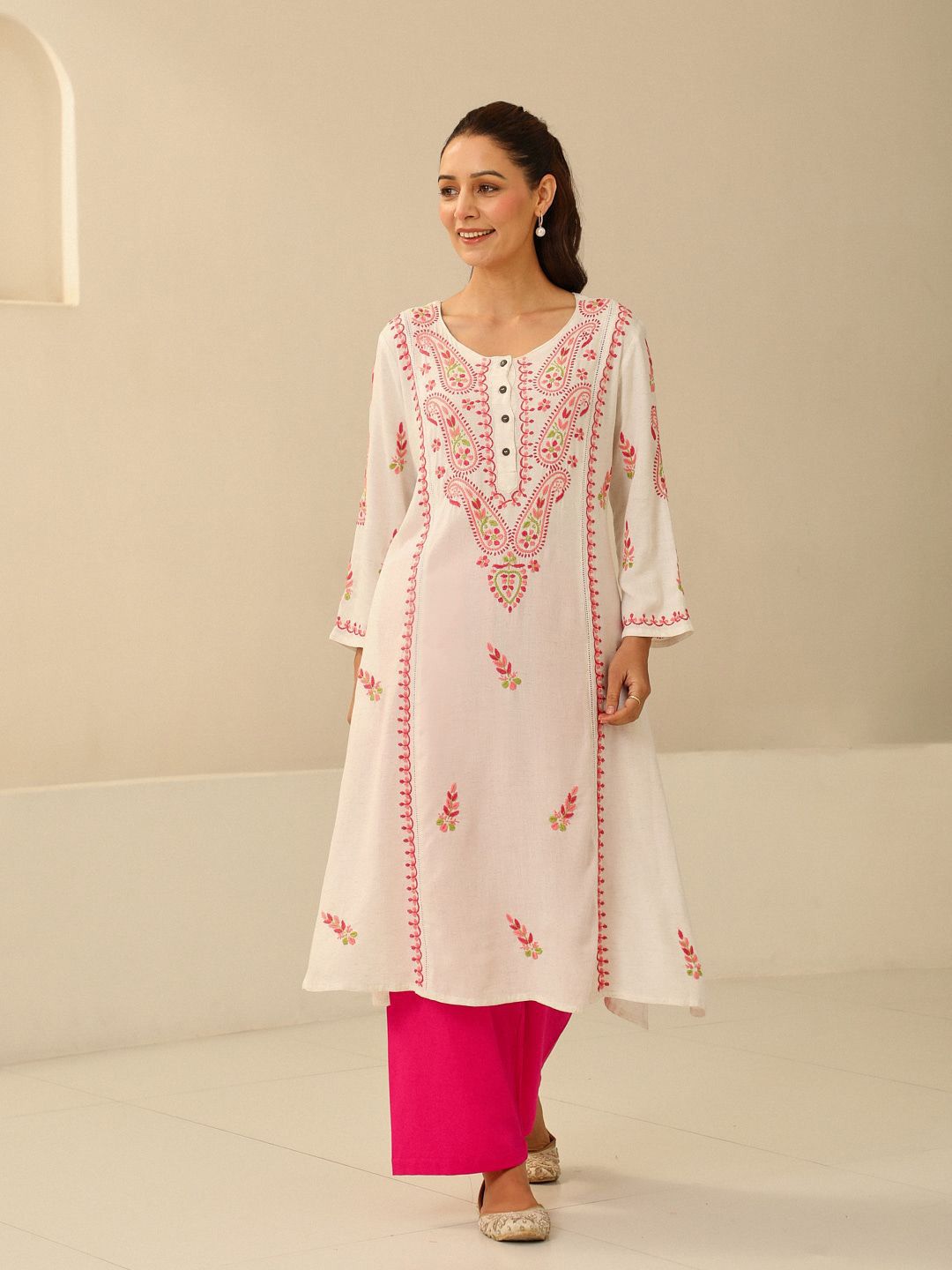 House of Chikankari Women Off White Cotton Chikankari Embroidered Kurta