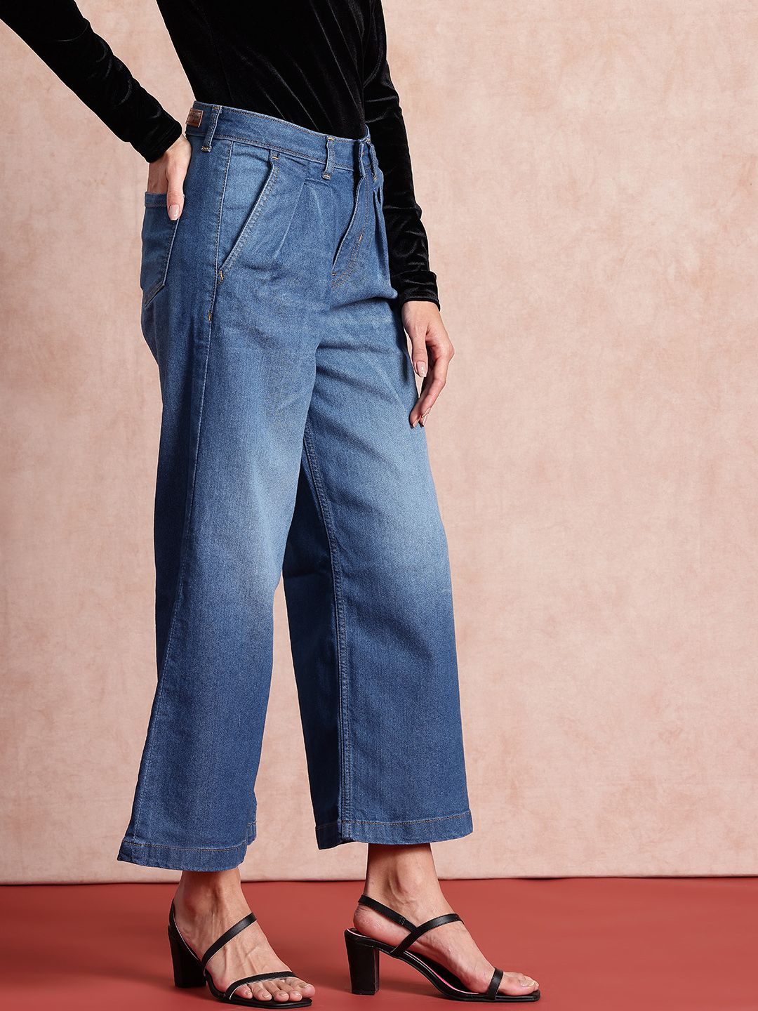 all about you Women Wide Leg Light Fade Stretchable Pleated Cropped Jeans
