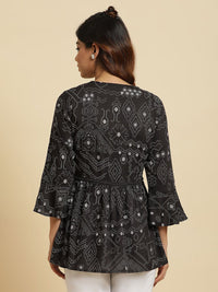 W  Floral Printed Round Neck Regular Top
