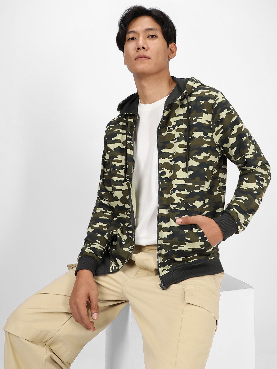 Urbano Fashion Men Olive Green & Black Printed Cotton Hooded Sweatshirt