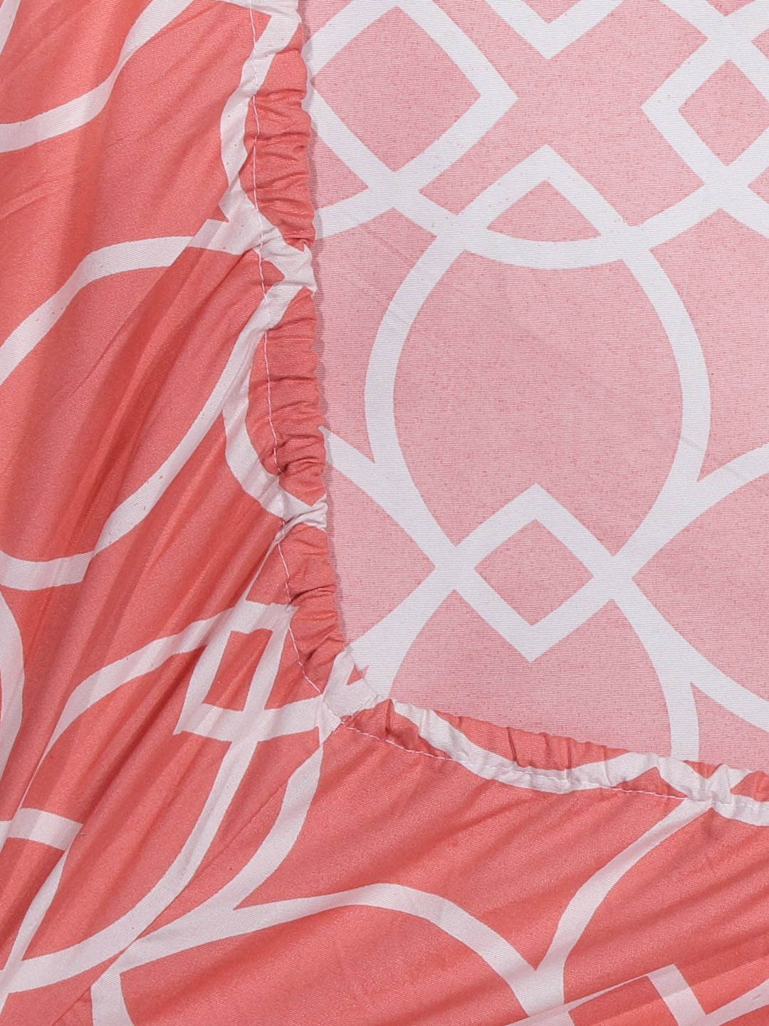 KLOTTHE Peach Geometric Cotton 300 TC Fitted King Fine Bedsheet with 2 Pillow Covers-98 x 87 inches