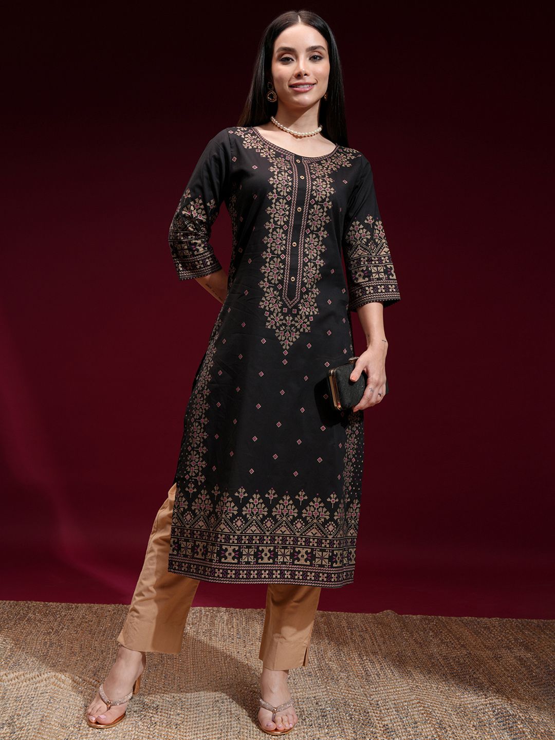 Vishudh Women Black & Golden Printed Straight Kurta