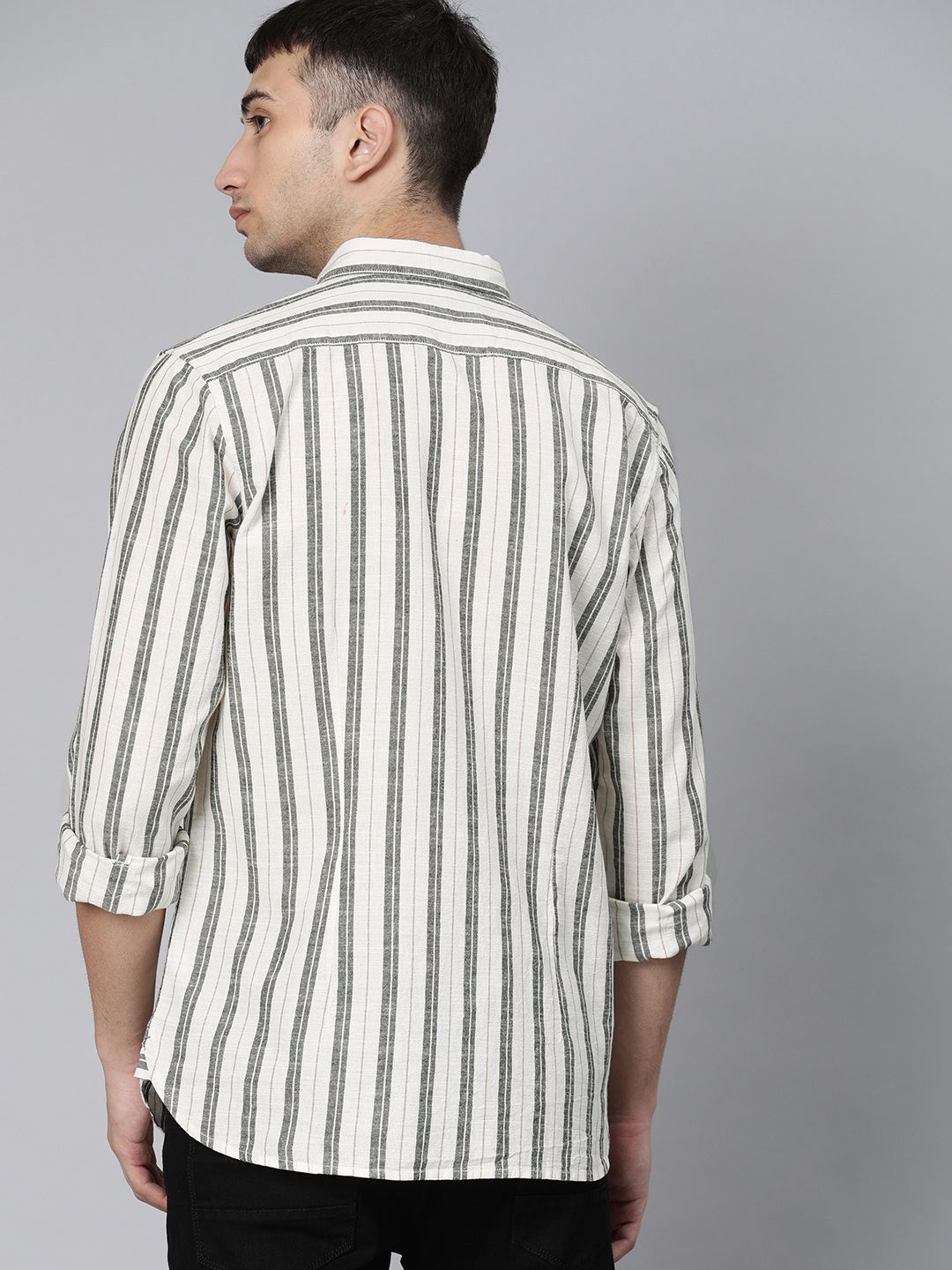 THE BEAR HOUSE Men Off-White & Black Slim Fit Striped Casual Cotton Shirt
