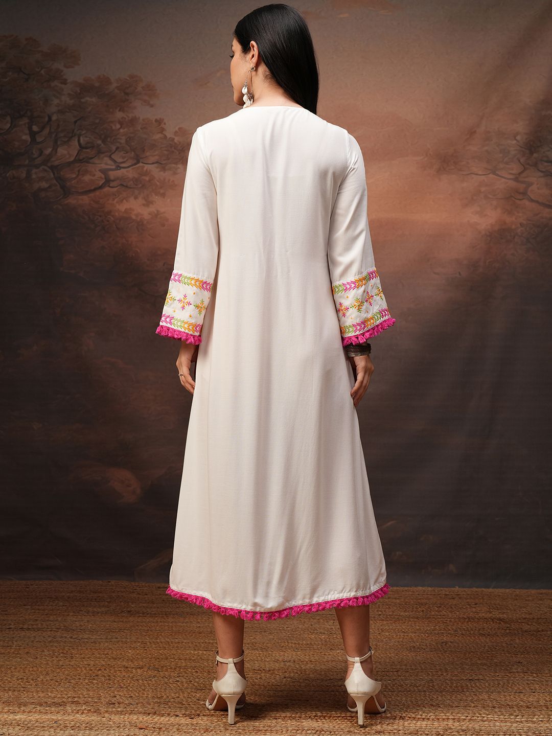 Vishudh Women Embroidered Gathered Midi Dress