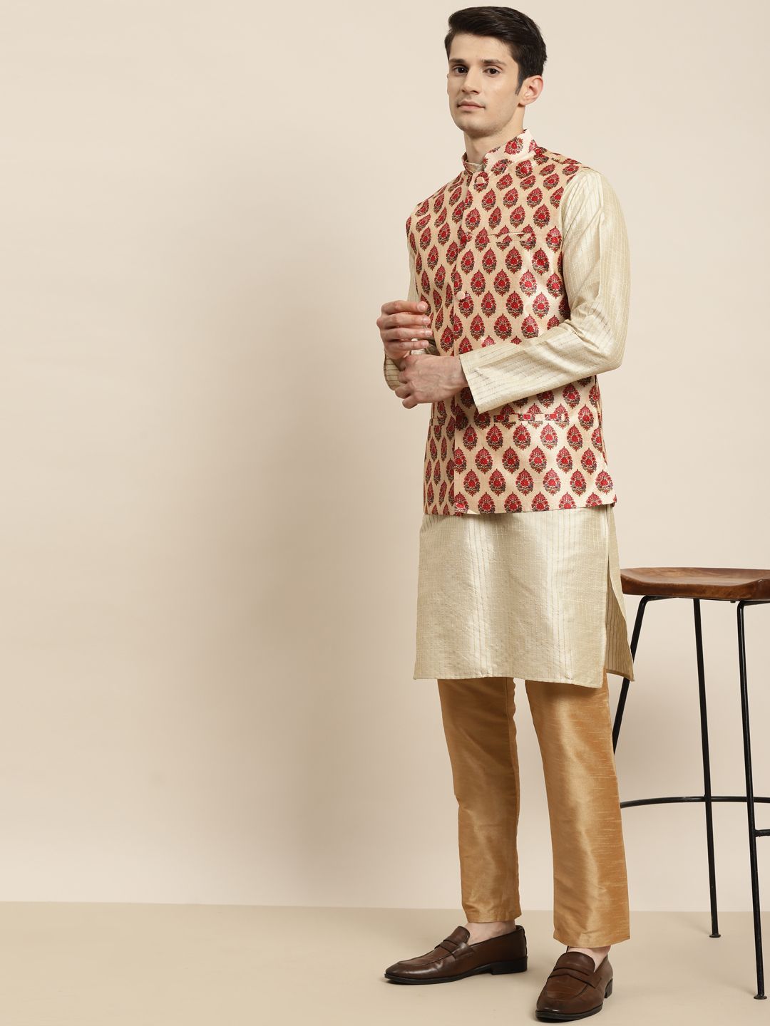 SOJANYA Men Cream-Coloured & Red Kurta with Churidar & Nehru Jacket