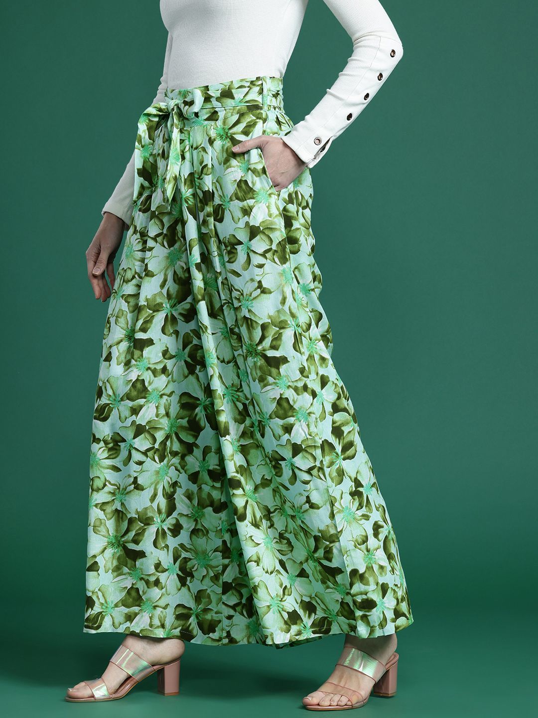 DressBerry Women Floral Print Flared Palazzos with Belt