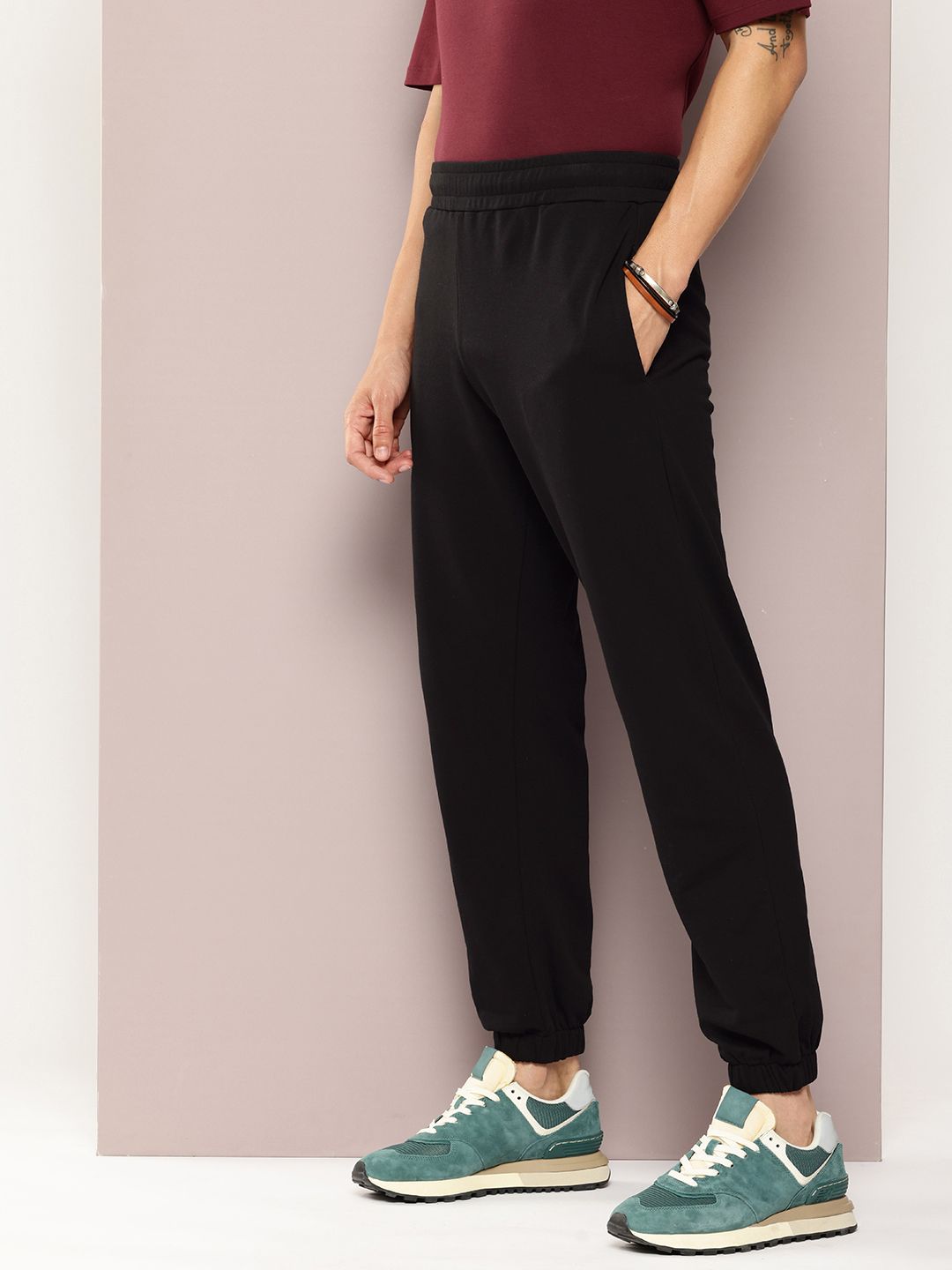 Dillinger Men Solid Joggers
