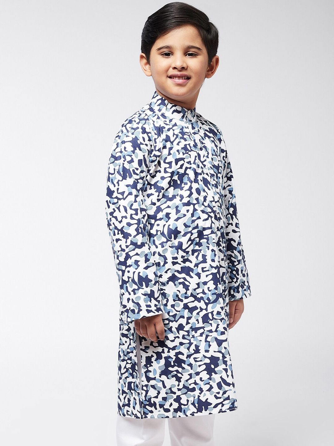 SOJANYA Boys Off White & Navy Blue Cotton Printed Kurta