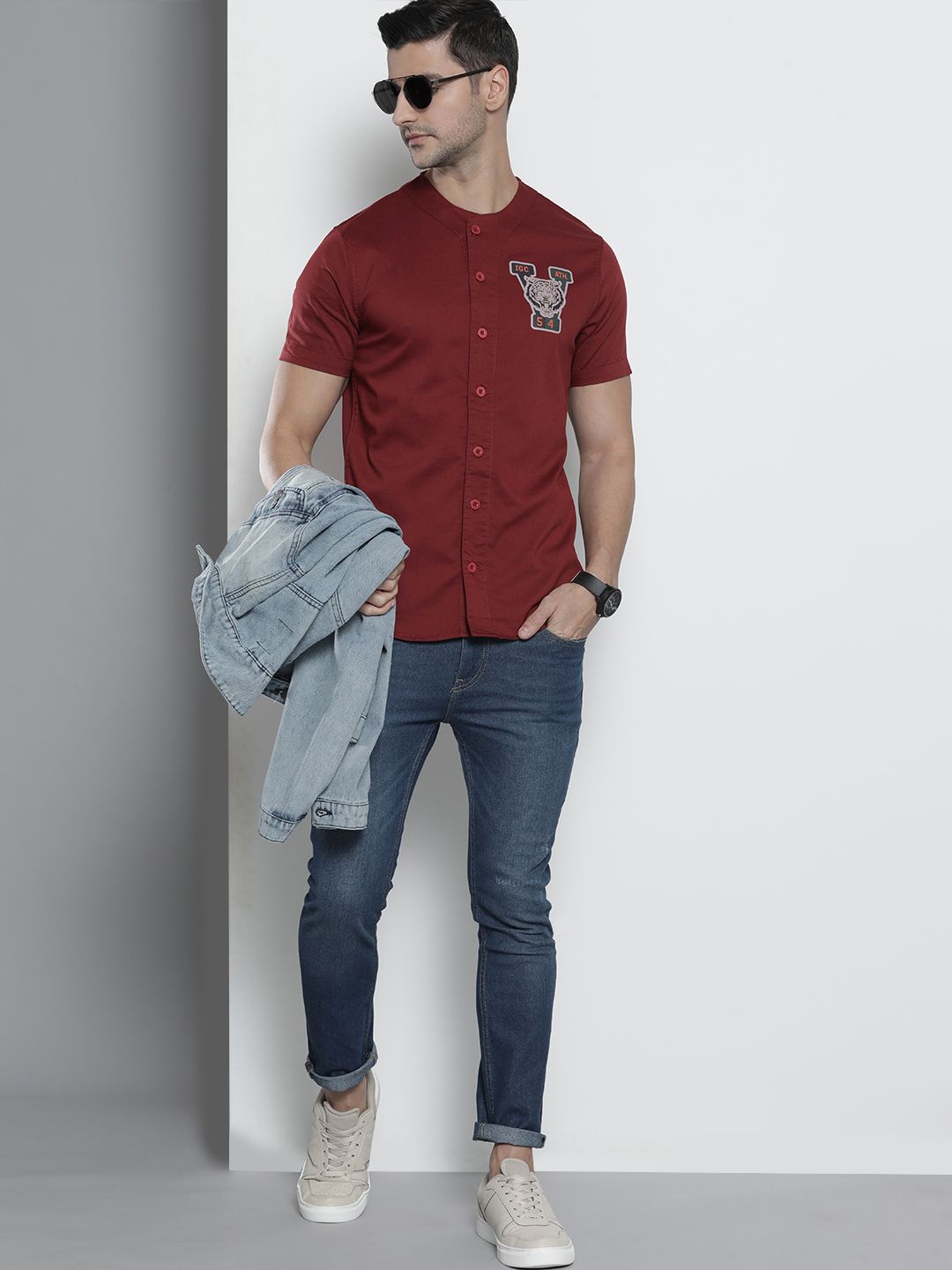The Indian Garage Co Men Maroon Solid Casual Shirt