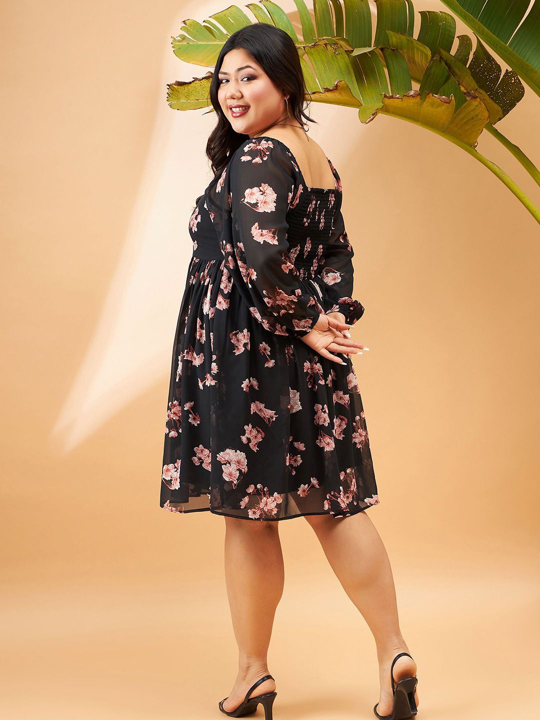SASSAFRAS Curve Plus Size Black Floral Printed Puff Sleeves Smocked Fit & Flare Dress