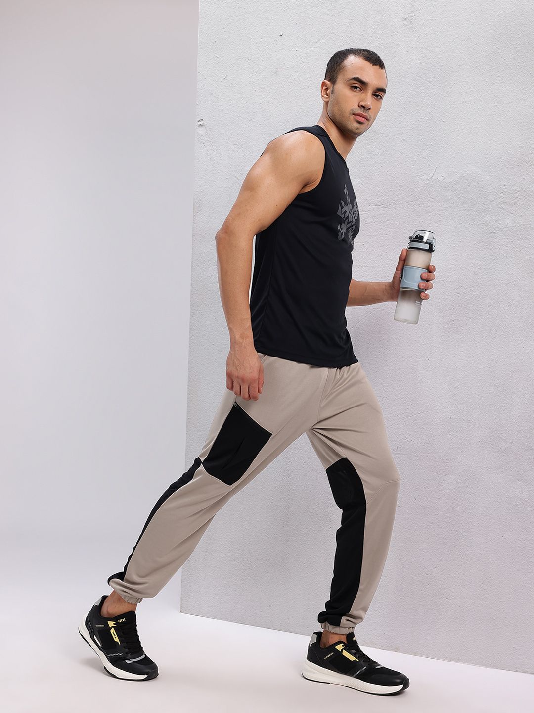 HRX by Hrithik Roshan Men Colourblocked Mid-Rise Rapid-Dry Regular Fit Running Joggers
