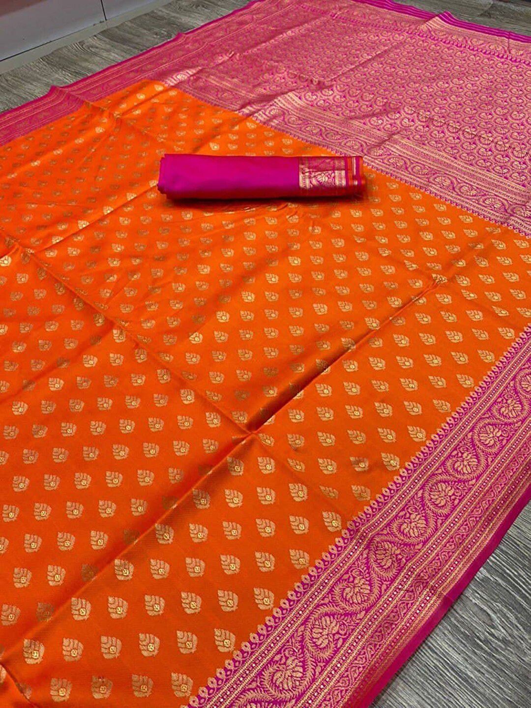 KALINI Ethnic Motif Woven Design Zari Banarasi Saree