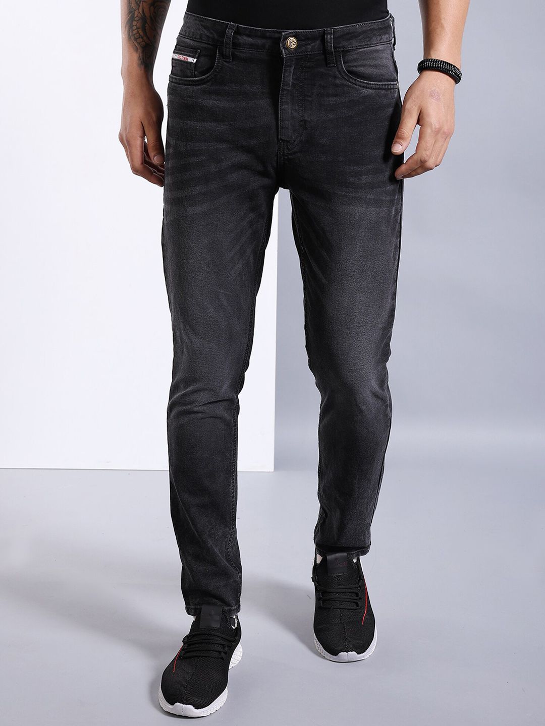 The Indian Garage Co Men Black Mid-Rise Slim Fit Clean Look Light Fade Stretchable Jeans