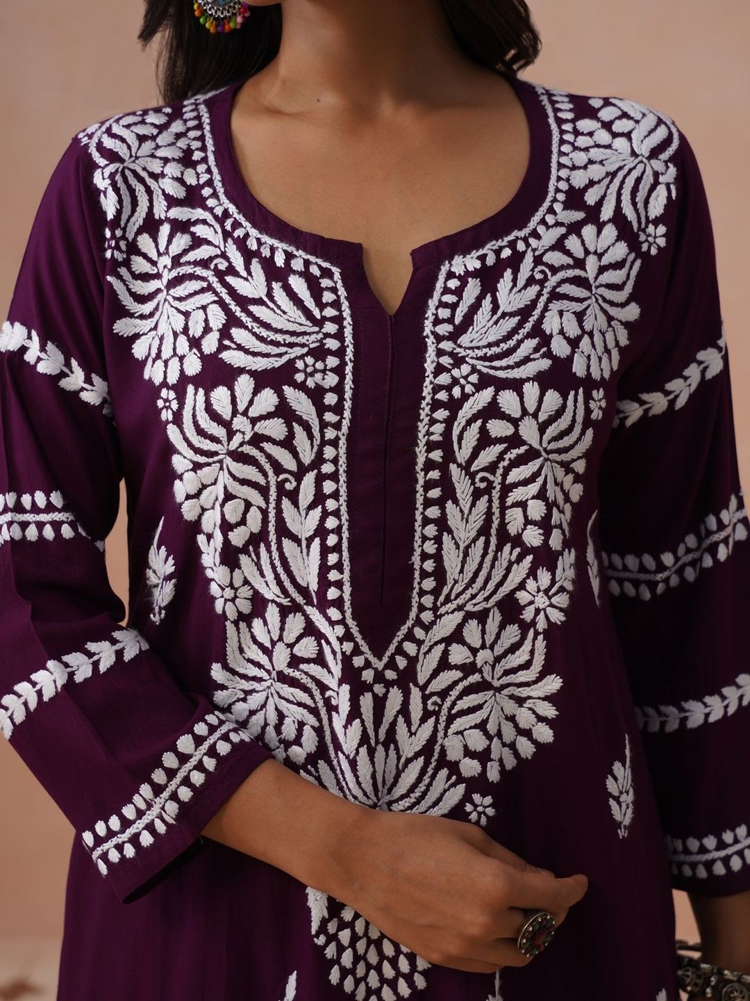 Rumah Wanita Chikankari Motif Etnik Bersulam Kurta Chikankari