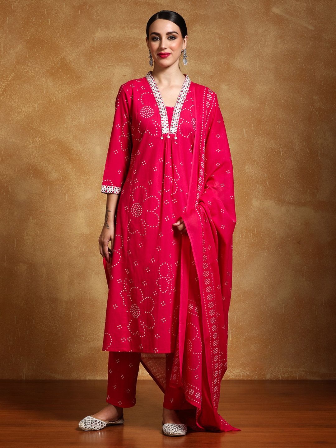 Varanga Women Bandhani Printed Regular Kurta with Trousers & With Dupatta